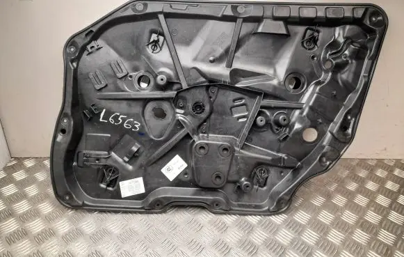 Mercedes-Benz S W222 Front door window regulator with motor A2220039899