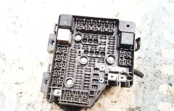 Hyundai Santa Fe Fuse box set 9522438050 95224-38050