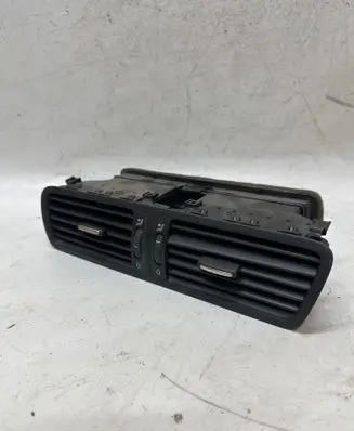 Volkswagen PASSAT B6 Dash center air vent grill 3C1819728F T002438611 P0108668