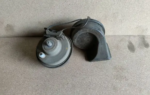 Peugeot 3008 I Horn signal