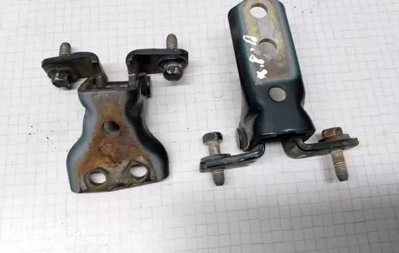 Mitsubishi Space Wagon Front door hinge set 