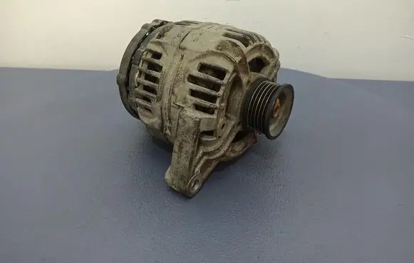 Skoda Fabia Mk1 (6Y) Generator/alternator 047903015Q