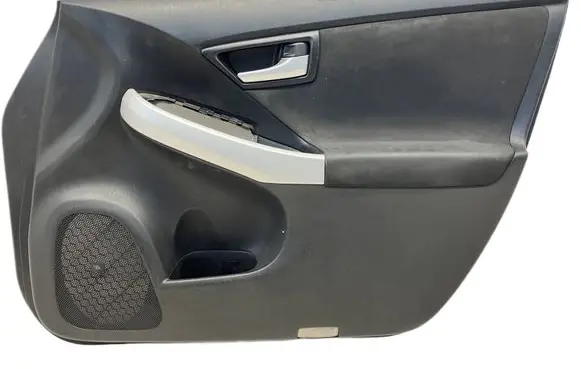 Toyota Prius (XW30) Front door card panel trim