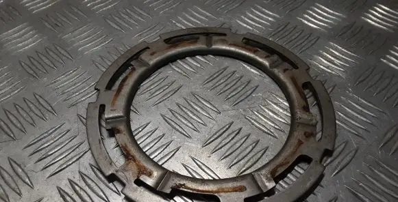 Nissan Navara D23 In tank fuel pump screw locking ring/nut 
