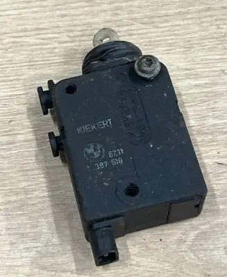 BMW 3 E36 Central locking motor 67111387610