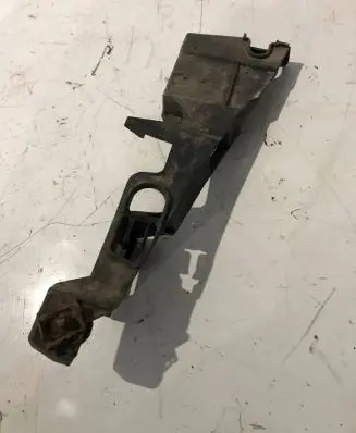 Citroen C4 I Fender mounting bracket 9652507380