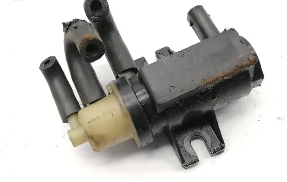 Mercedes-Benz E C207 W207 Turbo solenoid valve A0091533128