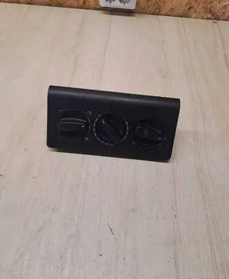 Volkswagen Golf III Climate control unit 1H0819045C 1H0820045C