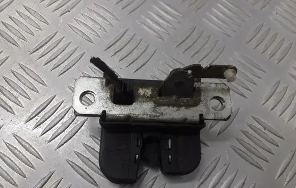 Volkswagen Polo IV 9N3 Tailgate/trunk/boot lock/catch/latch 6Q6827505