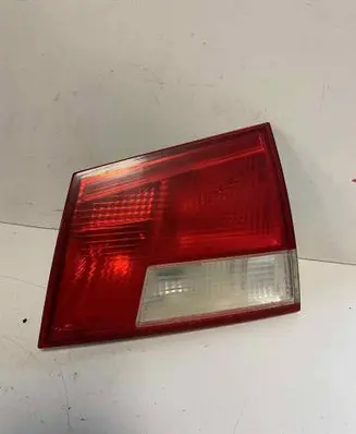 Tailgate rear/tail lights