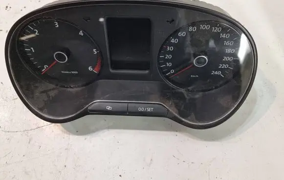 Volkswagen Polo V 6R Speedometer (instrument cluster) 6R0920861C 1020700845