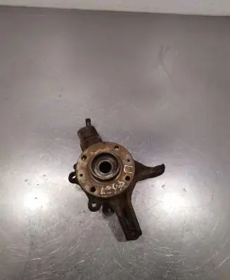 Peugeot 308 Front wheel hub spindle knuckle