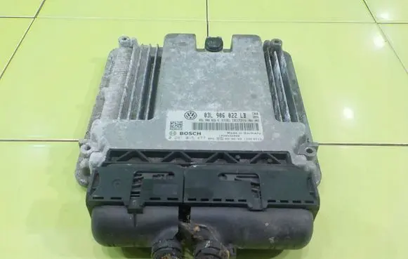 Volkswagen Golf VI Engine control unit/module 03L906022LB