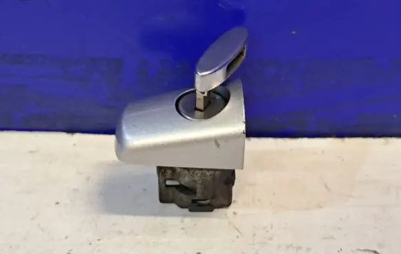 Saab 9-5 Coupe door lock (next to the handle) 13279289