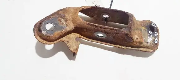 Ford Mondeo Mk III Bracket in trunk/boot 