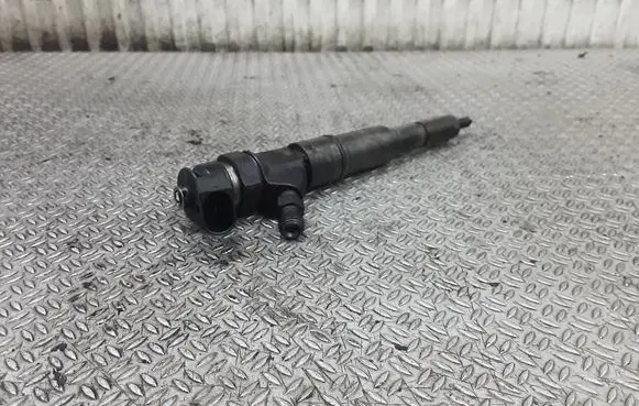 BMW 5 E60 E61 Fuel injector 0445110131