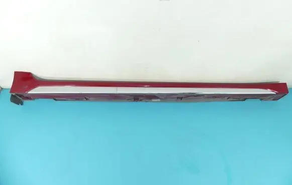 Foot area side trim