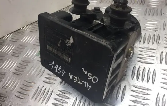 Audi A3 S3 8P ABS Pump 1K0907379Q 1K0614517N