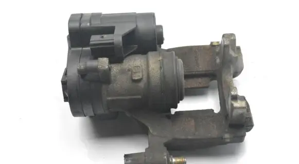 Volkswagen PASSAT B8 Rear brake caliper 3Q0615406