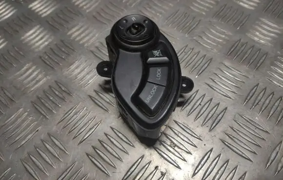 Hyundai Santa Fe Wing mirror switch 9353026000 9353026020 9353026030