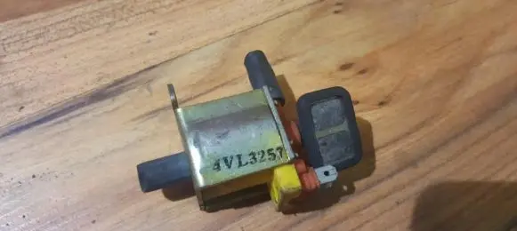 Honda Accord Turbo solenoid valve 4VL3257