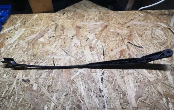Volkswagen PASSAT B7 Front wiper blade arm 3AC955409