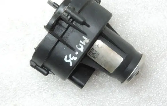 Mercedes-Benz E W212 Intake manifold valve actuator/motor A2711400004