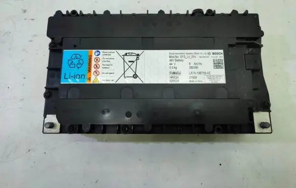 Ford Puma Hybrid / electric car battery 