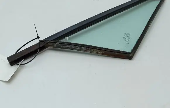 Jaguar XJS Front vent window/glass (coupe) 