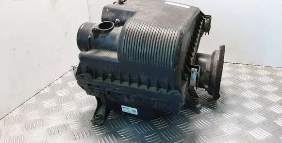Toyota Hilux VIII Air filter box 177000L380