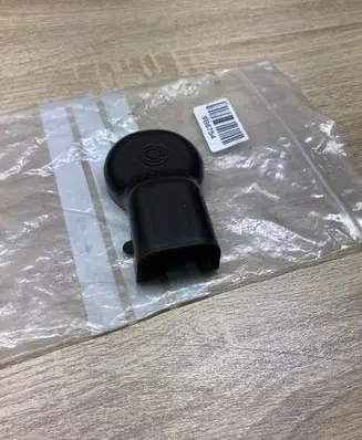 Audi Q7 4L Brake fluid reservoir filler cap with level sensor 4L0611346