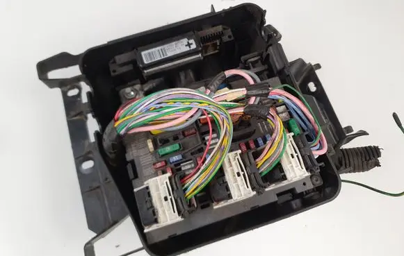 Peugeot Expert BSM Control unit 1400550780 9807028680