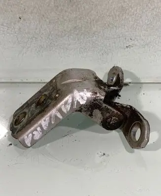 Nissan Navara D40 Front door upper hinge