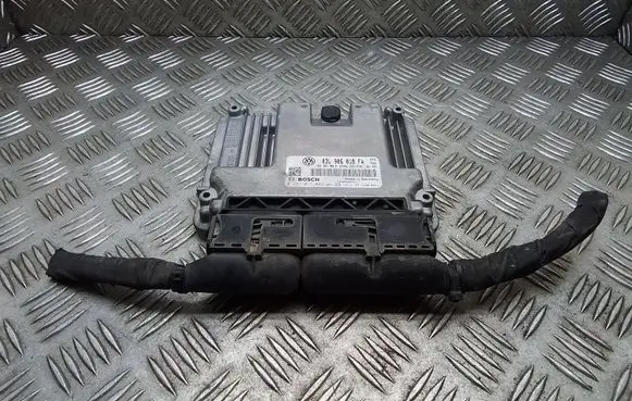 Volkswagen Tiguan Engine control unit/module 03L906018FA 0281017033