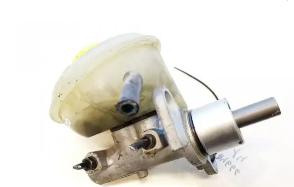 Audi A6 S6 C5 4B Master brake cylinder 8e0611301