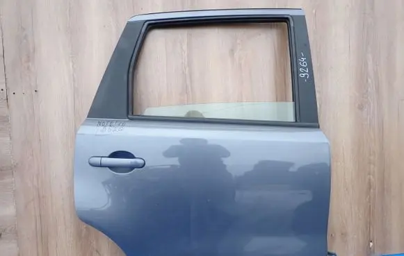 Nissan Note (E11) Rear door 