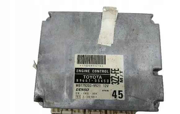 Toyota Avensis T220 Engine control unit/module 8966105450