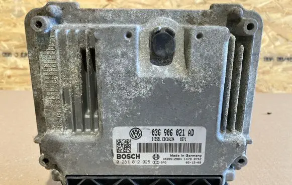 Volkswagen PASSAT B6 Engine control unit/module 03G906021AD 0281012925
