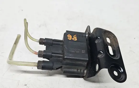 Mercedes-Benz E W212 Air suspension valve block A2513200158