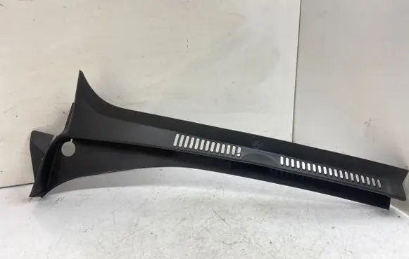 Volkswagen Golf Plus Wiper trim 5M0819403B