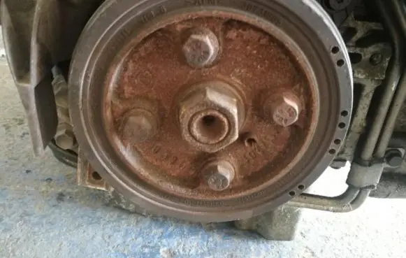 Volvo XC90 Crankshaft pulley 30731865