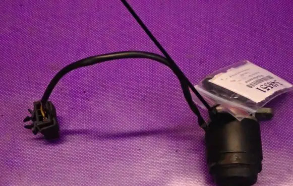Audi 80 90 S2 B4 Front door lock (next to the handle) 