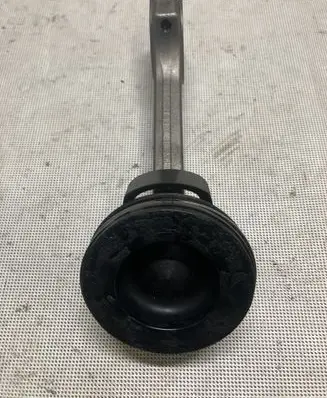 Nissan Navara D23 Piston with connecting rod