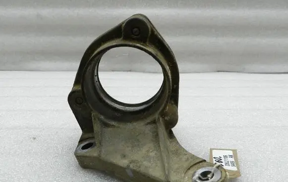 Opel Zafira C Driveshaft support bearing bracket 13219107