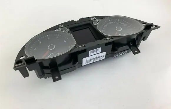Volkswagen PASSAT B7 Speedometer (instrument cluster) 3AA920870Q H2201