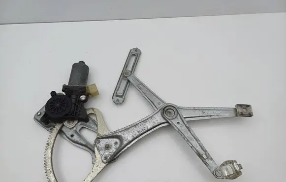 Mercedes-Benz E W210 Front door window regulator with motor 0130821709