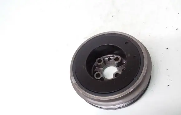 Volkswagen Golf IV Crankshaft pulley 038105243