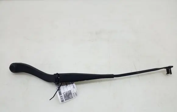 Mercedes-Benz C W204 Front wiper blade arm A2048200144