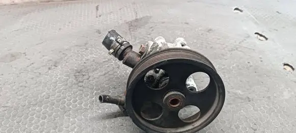 Opel Insignia A Power steering pump 