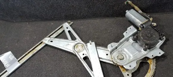 Toyota Yaris Sliding door window regulator with motor